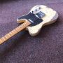 Custom Shop 6 Strings Maple Fingerboard Relic Electric Guitar in Cream Color